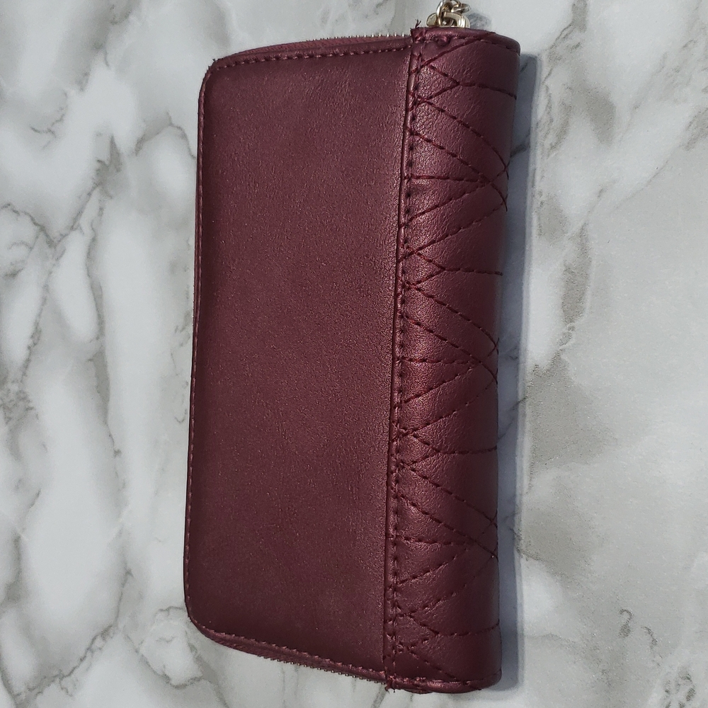 Guess Wallet - Picture 2 of 4